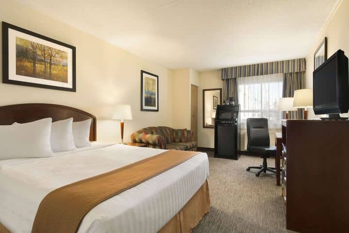 Room 11 of 24