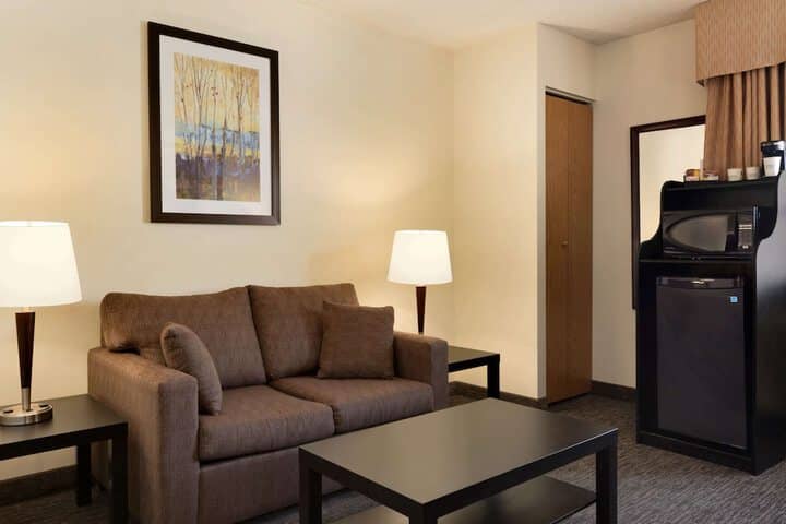 Room 9 of 24